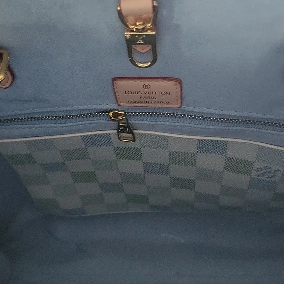 Designer bag gorgeous large tote and shoulder dust cover ✨️ ♥️sold out last one - Picture 4 of 7